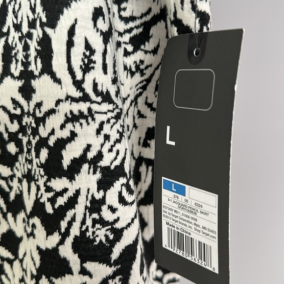 MOSSIMO size L Black & White jacquard Pencil Skirt w/full zipper on backside - Picture 7 of 7